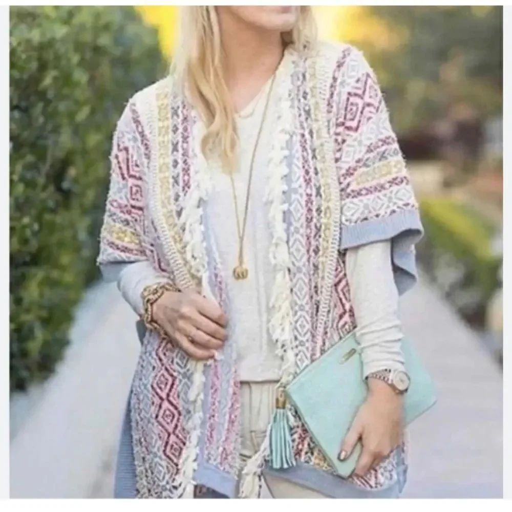 Cabi Siesta Knit Poncho